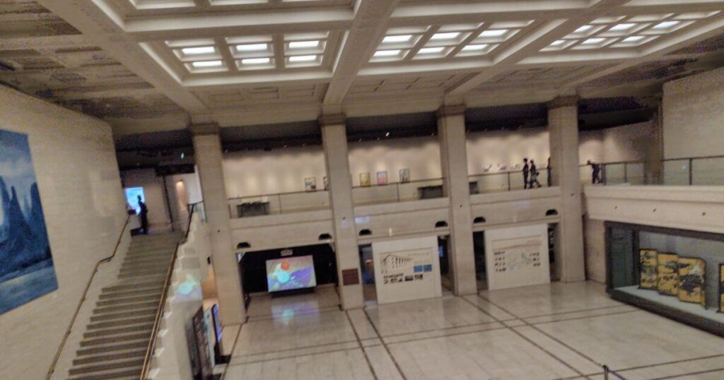 神戸市立博物館の1階ホール