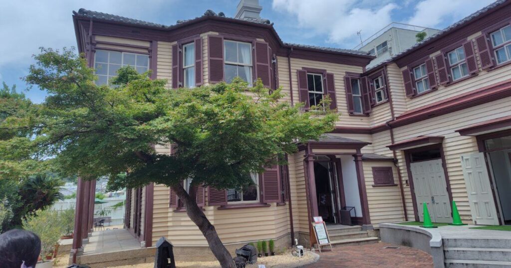 神戸市が保存公開しているラインの正面玄関