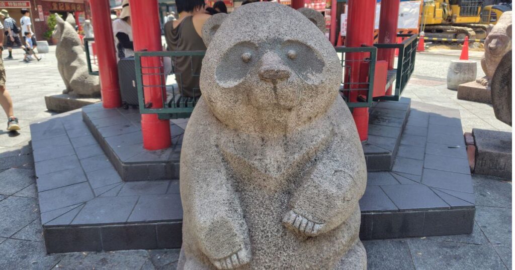 南京町広場のパンダの石像