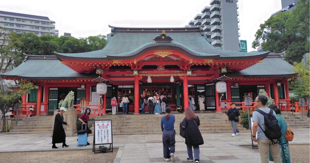 生田神社拝殿