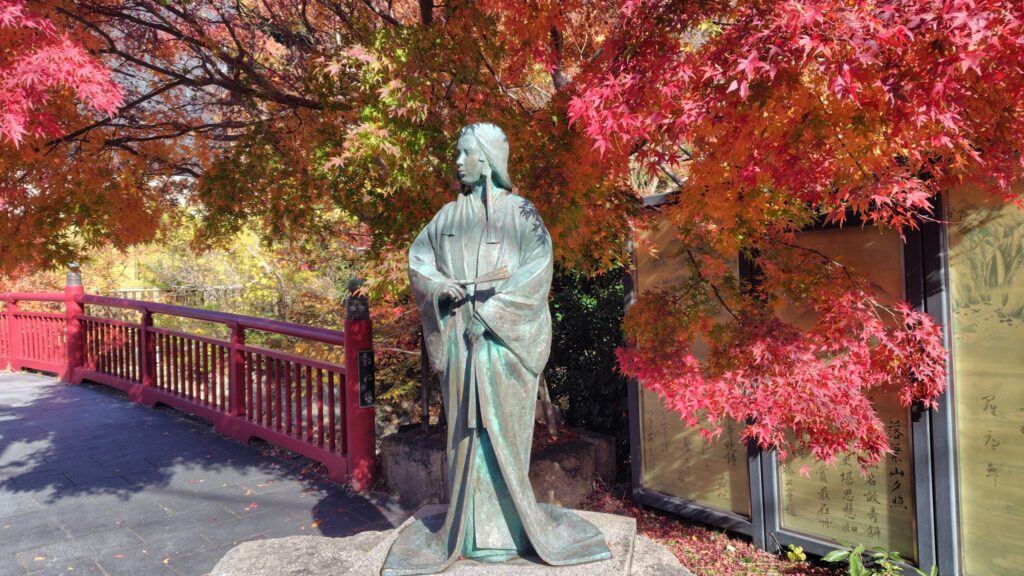 ねねの像tとねね橋