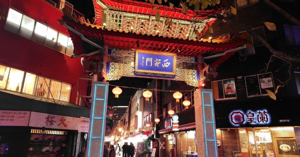 西安門のライトアップ