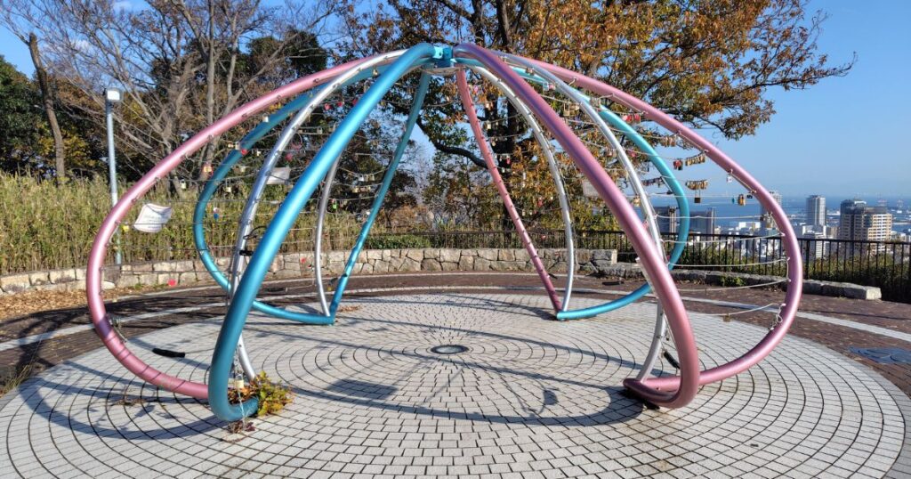 愛の鍵モニュメント