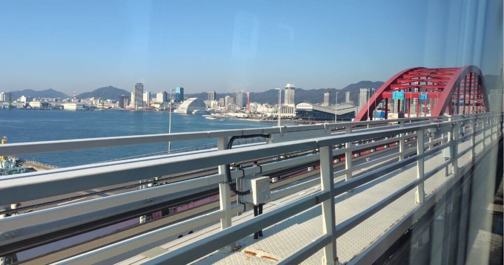 ポートライラーの車窓からの風景