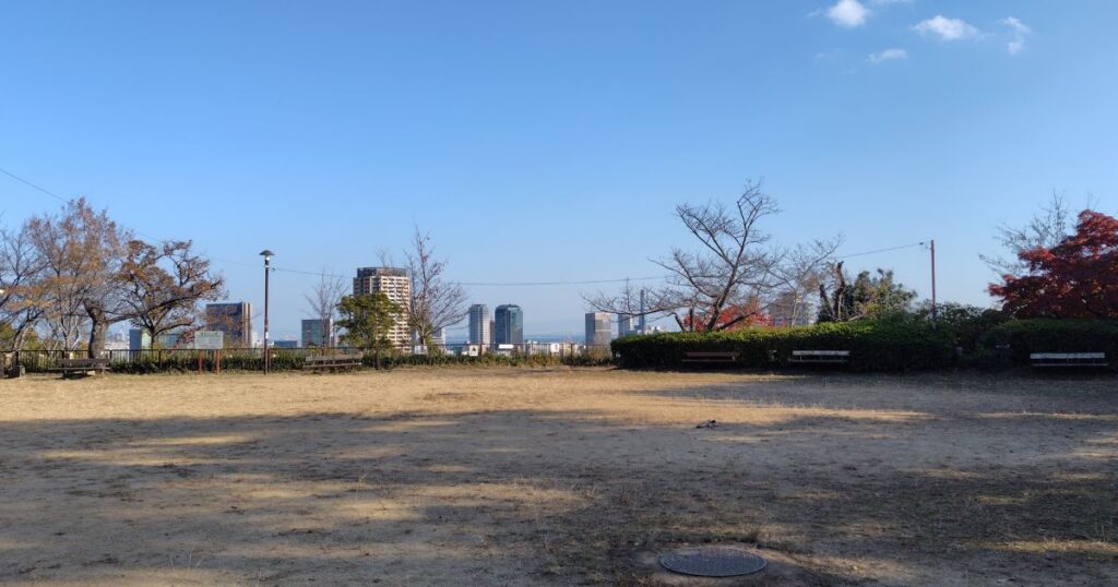 金星台のグラウンド