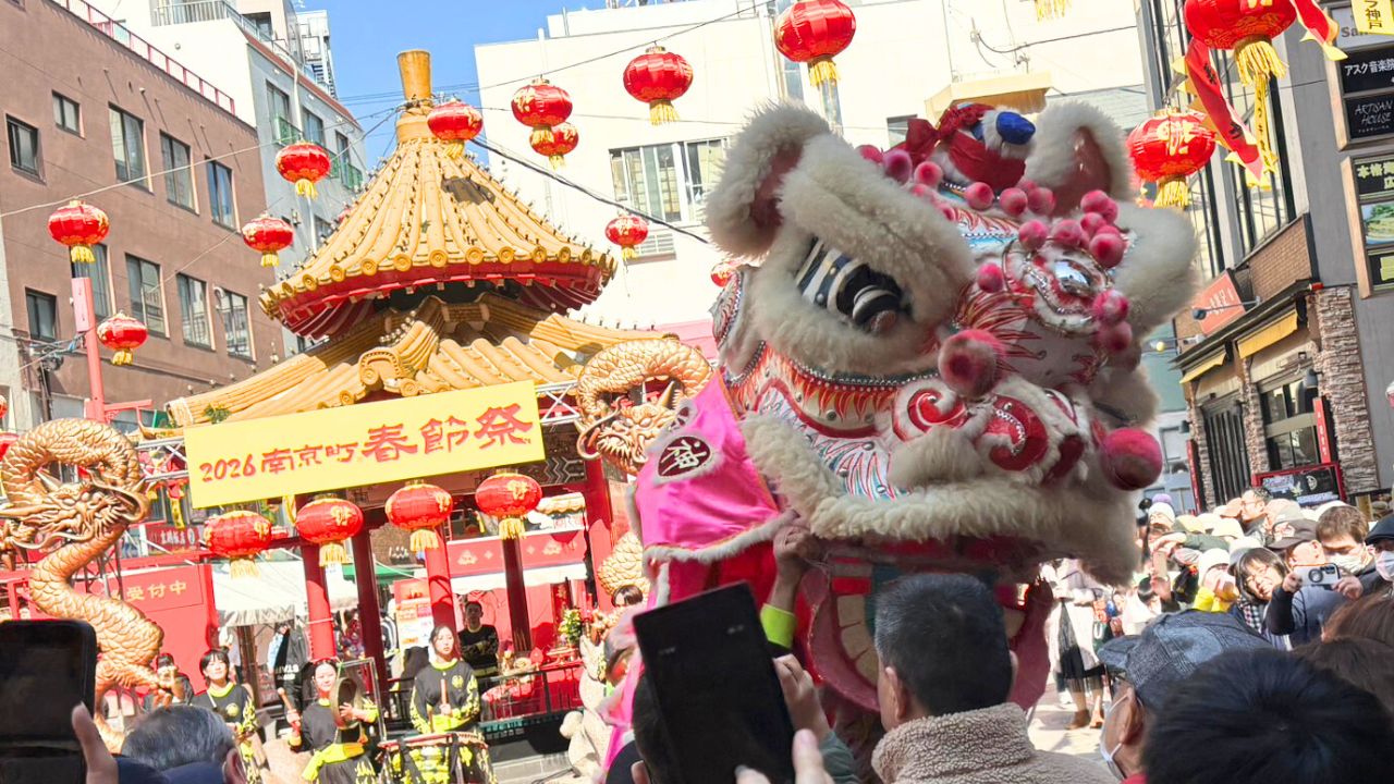春節祭の獅子舞