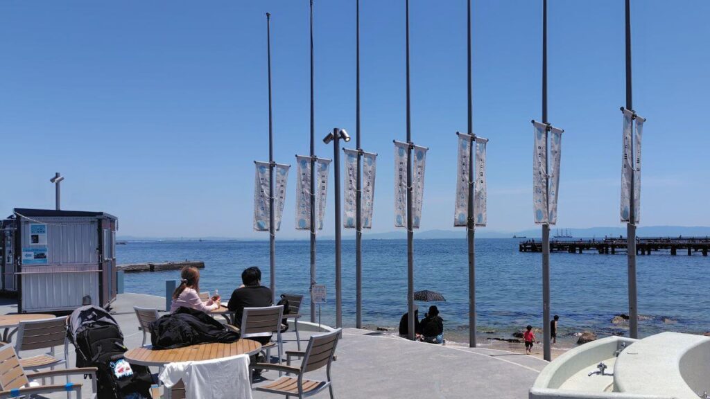SUMAてらすの前に広がる海